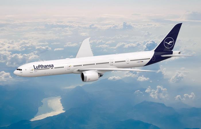 Lufthansa boeing airplane LONGEST0121 0960f730f8f7450892f979e20b1658fd